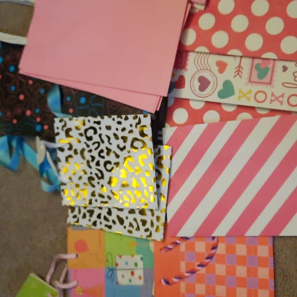 Lot of 14 New Small Gift Bags - Picture 2 of 3